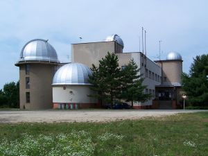 Hvězdárna a planetárium v Hradci Králové zvou děti i dospělé na dokumentární filmy, přednášky i pozorování.